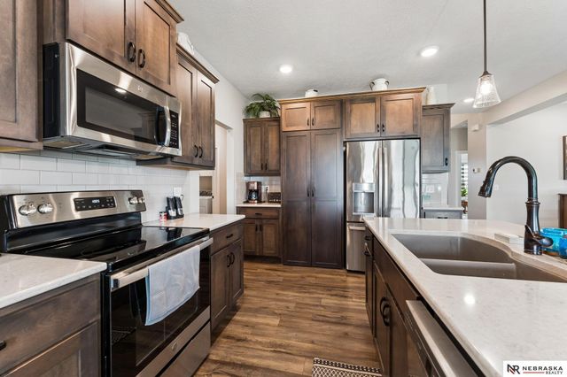 11976 S 113th Street, Papillion, NE 68046