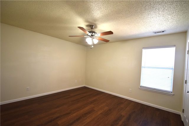 207 16th Street, Bentonville, AR 72712