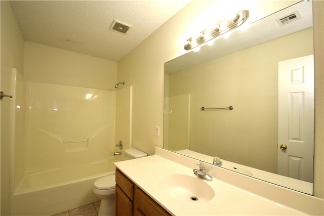 207 16th Street, Bentonville, AR 72712