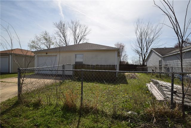 207 16th Street, Bentonville, AR 72712