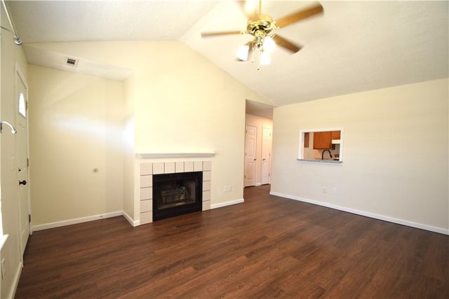 207 16th Street, Bentonville, AR 72712