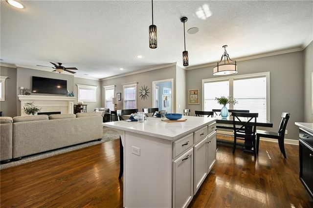 3352 SW Arena Drive, Lee's Summit, MO 64081