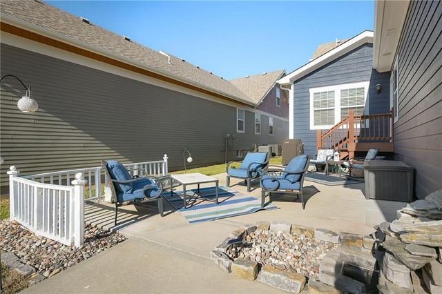 3352 SW Arena Drive, Lee's Summit, MO 64081