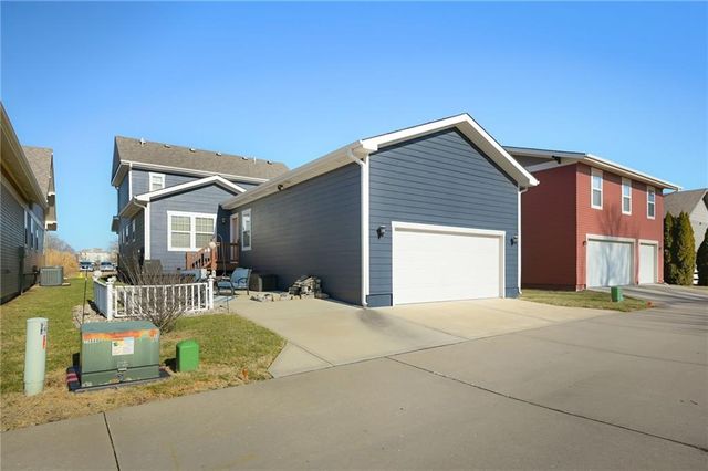 3352 SW Arena Drive, Lee's Summit, MO 64081