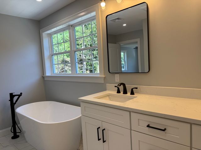 81 Park Dr., Acushnet, MA 02743