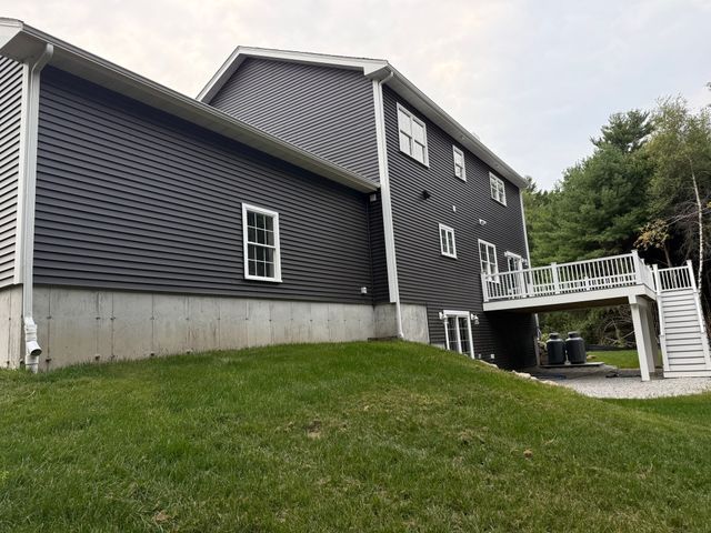 81 Park Dr., Acushnet, MA 02743