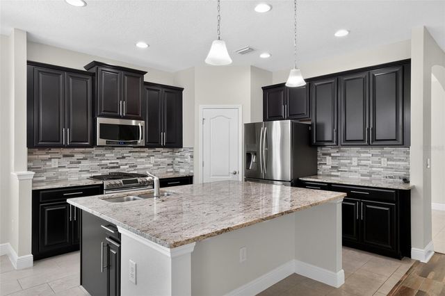 11014 SPRING POINT CIRCLE, Riverview, FL 33579