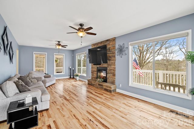 36 Ivy Cove Road, Fairview, NC 28730