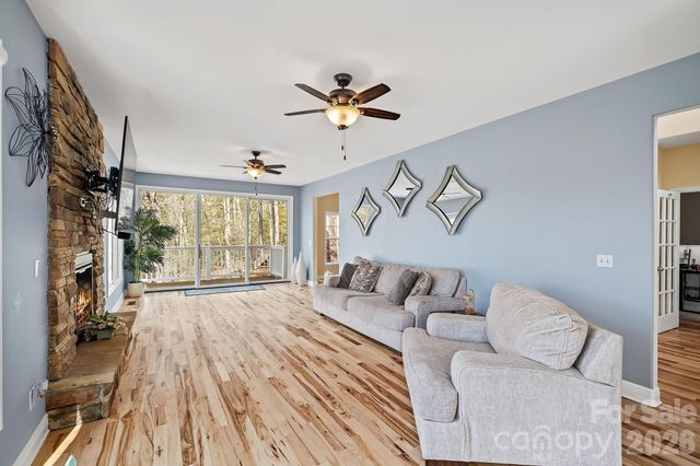 36 Ivy Cove Road, Fairview, NC 28730