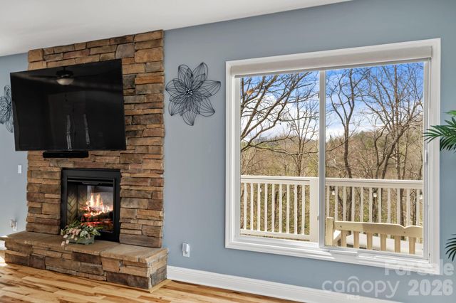 36 Ivy Cove Road, Fairview, NC 28730