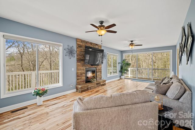 36 Ivy Cove Road, Fairview, NC 28730