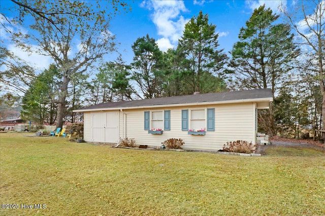 2660 Saint John Circle Na, Kinston, NC 28504