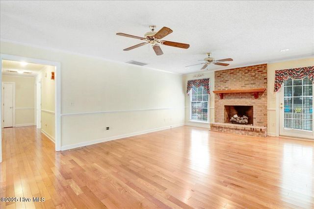 2660 Saint John Circle Na, Kinston, NC 28504