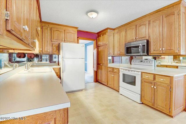 2660 Saint John Circle Na, Kinston, NC 28504