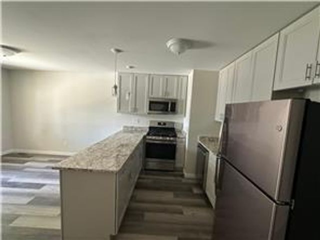 468 Thomas Avenue, Saint Paul, MN 55103