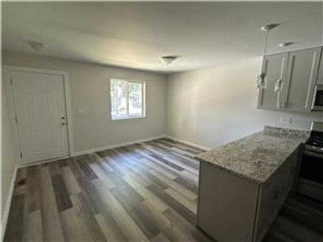 468 Thomas Avenue, Saint Paul, MN 55103