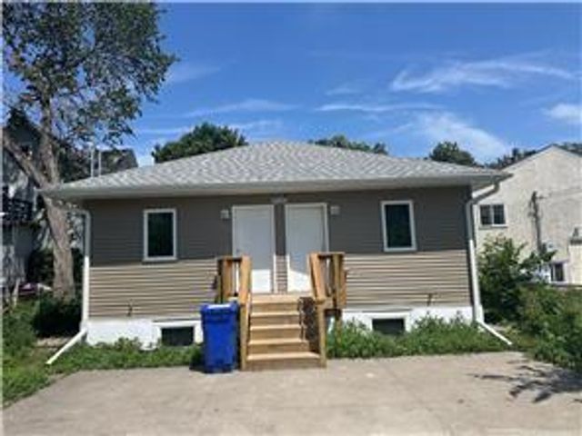 468 Thomas Avenue, Saint Paul, MN 55103