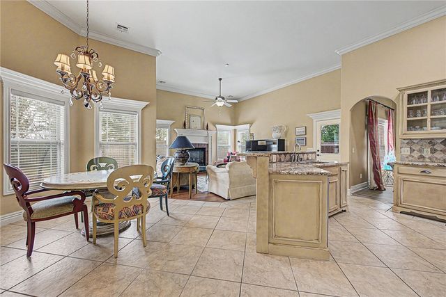 4312 W Woodview Drive, Rogers, AR 72758