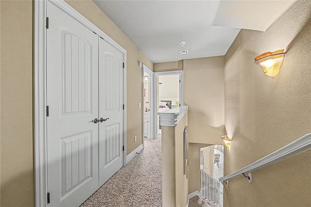 4312 W Woodview Drive, Rogers, AR 72758