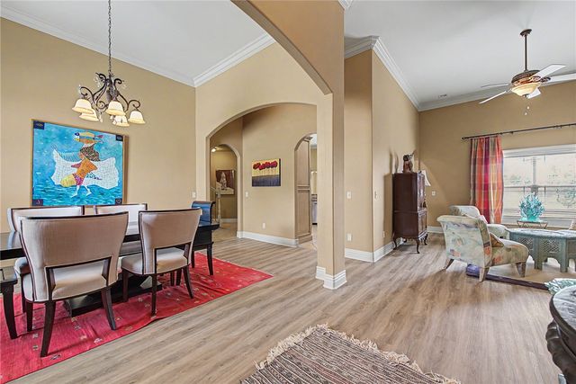 4312 W Woodview Drive, Rogers, AR 72758