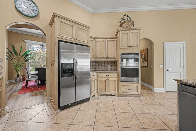 4312 W Woodview Drive, Rogers, AR 72758
