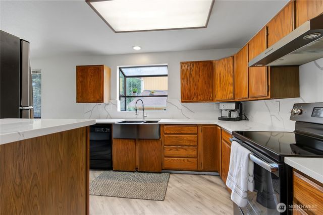 9715 110th Street Ct SW, Lakewood, WA 98498