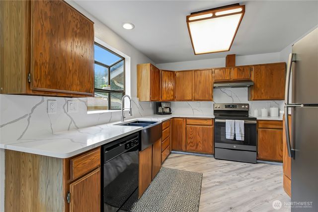 9715 110th Street Ct SW, Lakewood, WA 98498