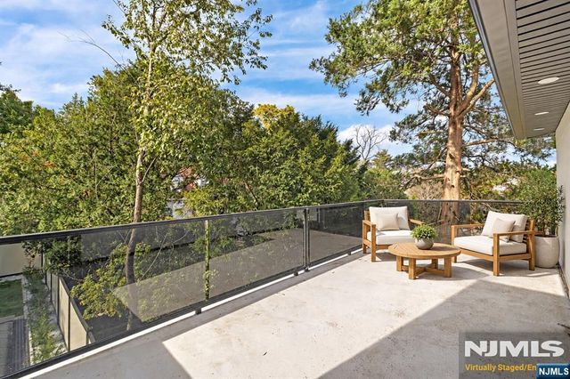 548 Teaneck Road, Ridgefield Park, NJ 07660