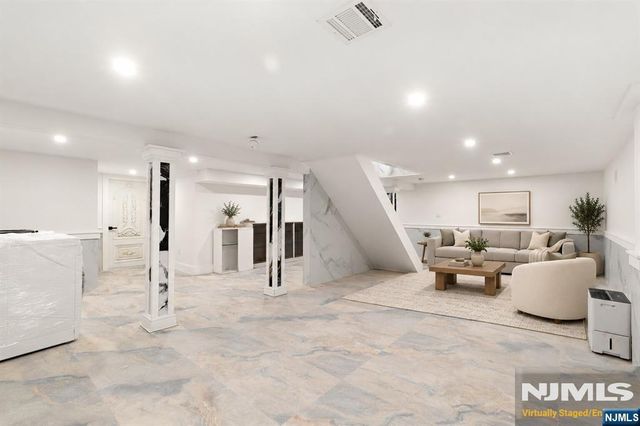 548 Teaneck Road, Ridgefield Park, NJ 07660
