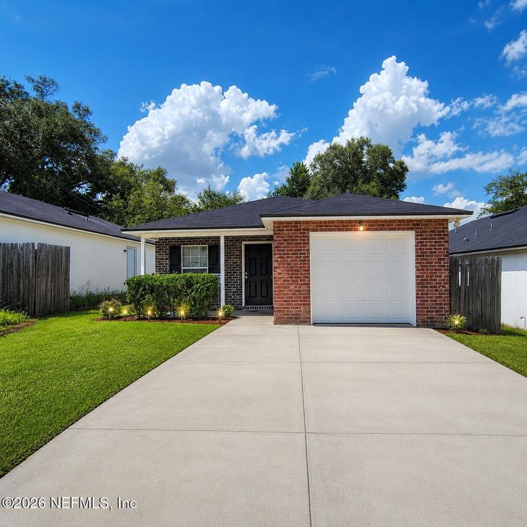 8437 INDIA Avenue, Jacksonville, FL 32211