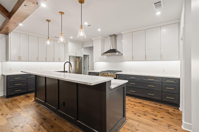 12644 Grove W, Willis, TX 77378