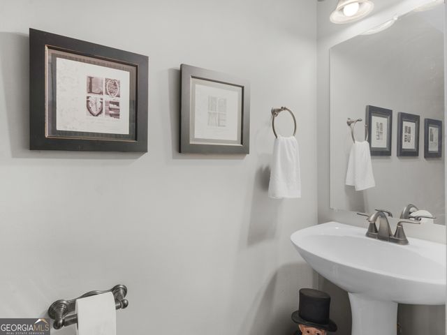 596 Guinevere Court, Mcdonough, GA 30252