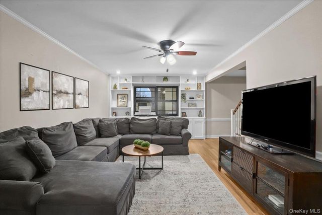 33 Manchester Road 2R, Eastchester, NY 10709