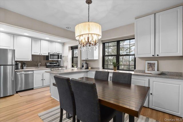 33 Manchester Road 2R, Eastchester, NY 10709