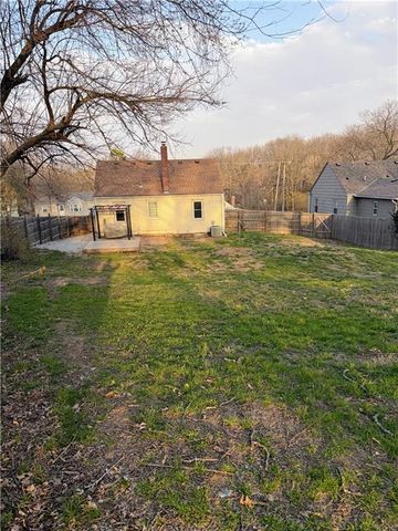 5210 Newton Street, Overland Park, KS 66202