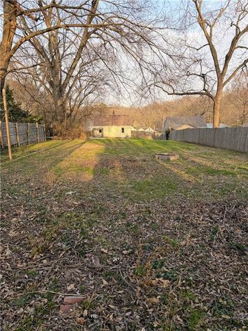 5210 Newton Street, Overland Park, KS 66202