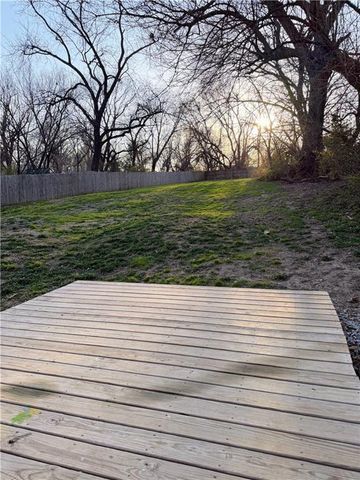 5210 Newton Street, Overland Park, KS 66202