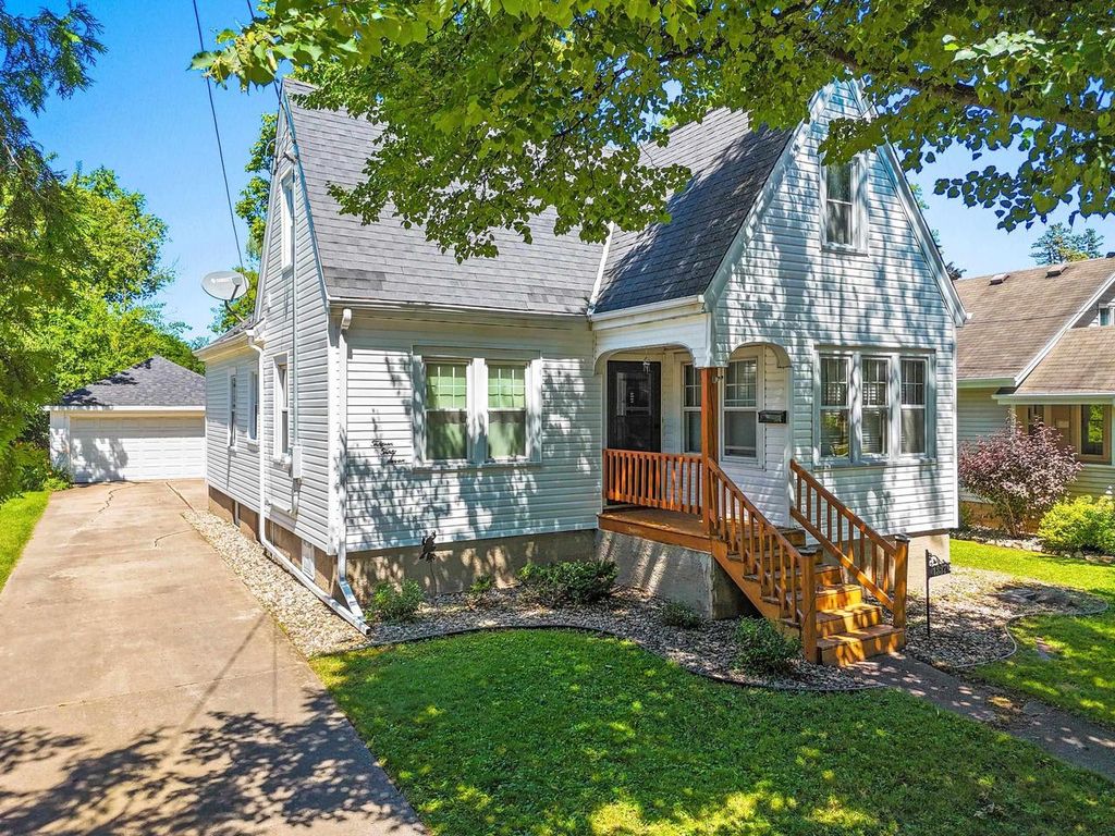1337 PORLIER STREET, Green Bay, WI 54301