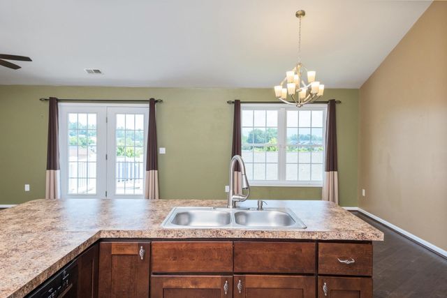 233 OVERVIEW ST, Waynesboro, VA 22980