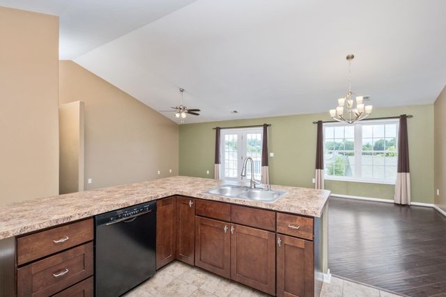 233 OVERVIEW ST, Waynesboro, VA 22980