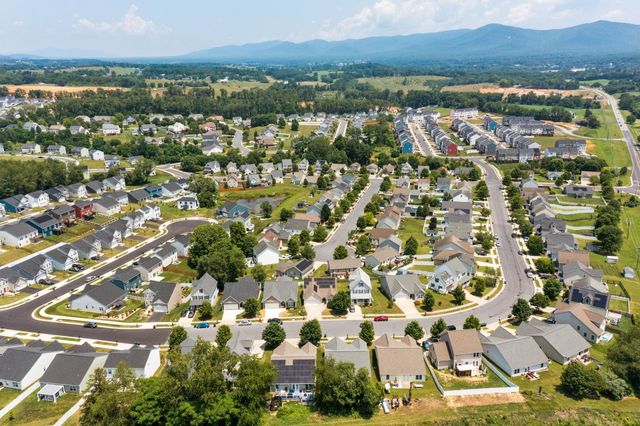 233 OVERVIEW ST, Waynesboro, VA 22980