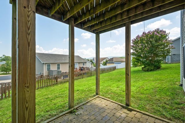 233 OVERVIEW ST, Waynesboro, VA 22980