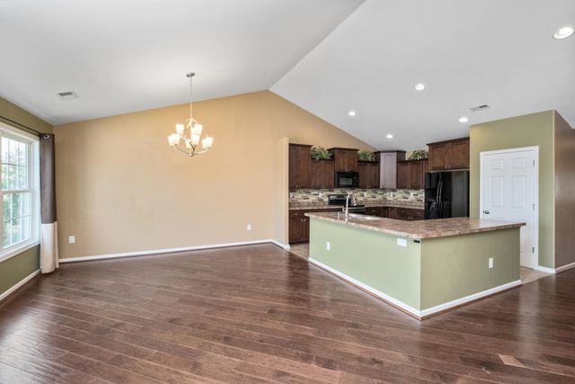 233 OVERVIEW ST, Waynesboro, VA 22980