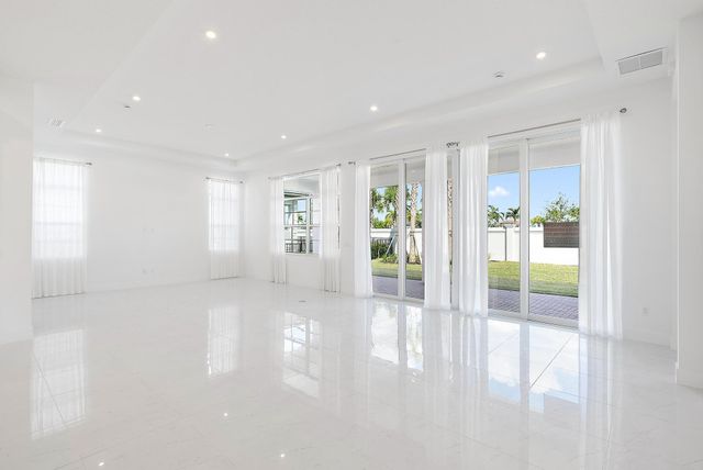 9516 St. Germain Drive, Palm Beach Gardens, FL 33412