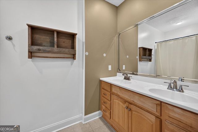 156 Henry Drive, Gray, GA 31032