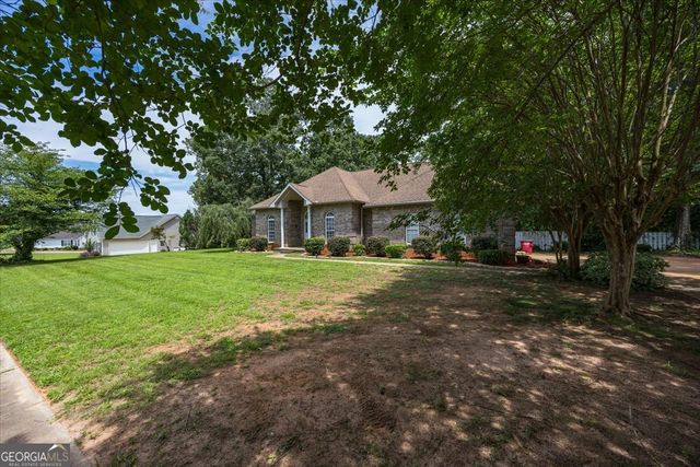 156 Henry Drive, Gray, GA 31032
