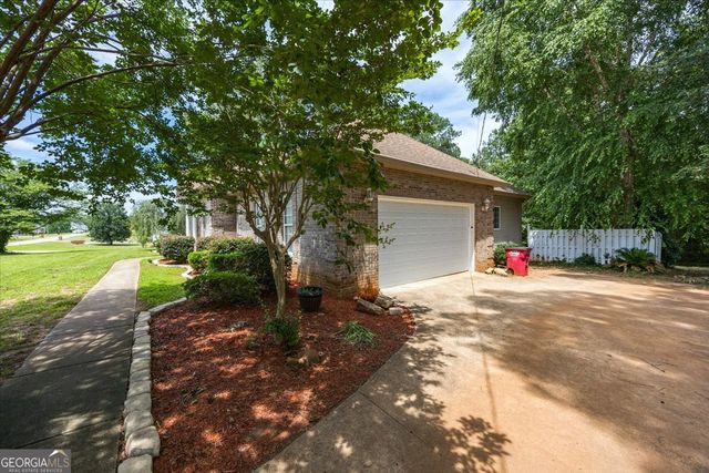 156 Henry Drive, Gray, GA 31032