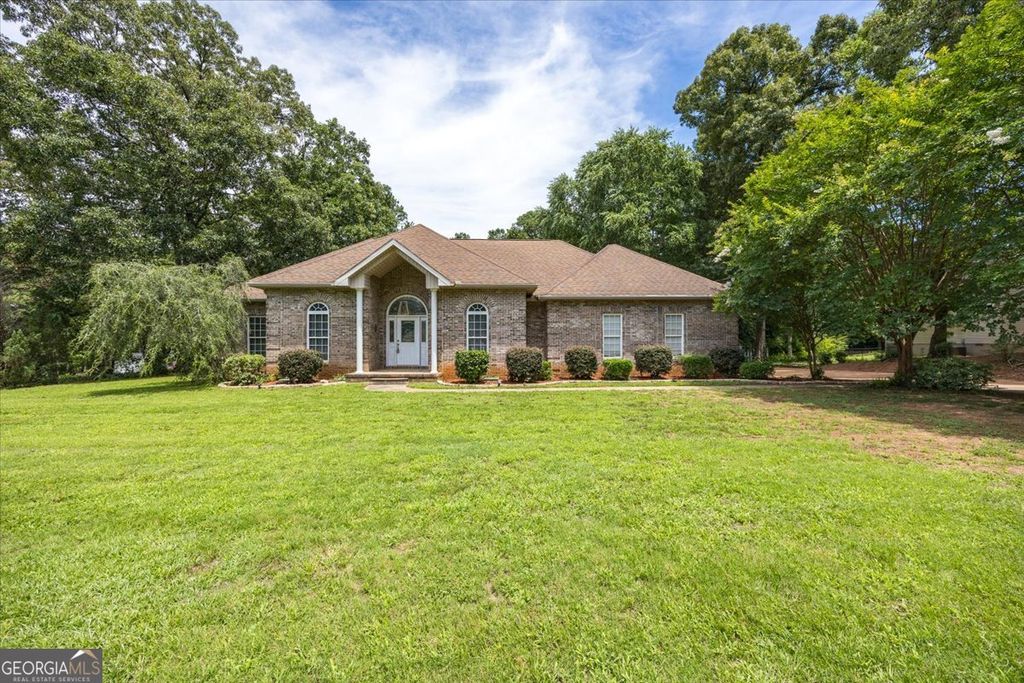 156 Henry Drive, Gray, GA 31032