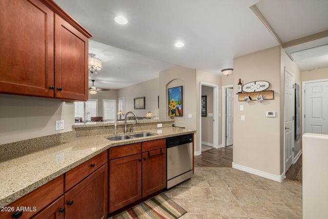 5350 E DEER VALLEY Drive 2421, Phoenix, AZ 85054