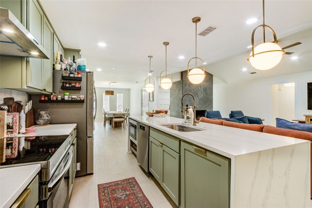 1209 Wade Drive, Bedford, TX 76022